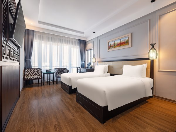 Serene Palace Hue Hotel