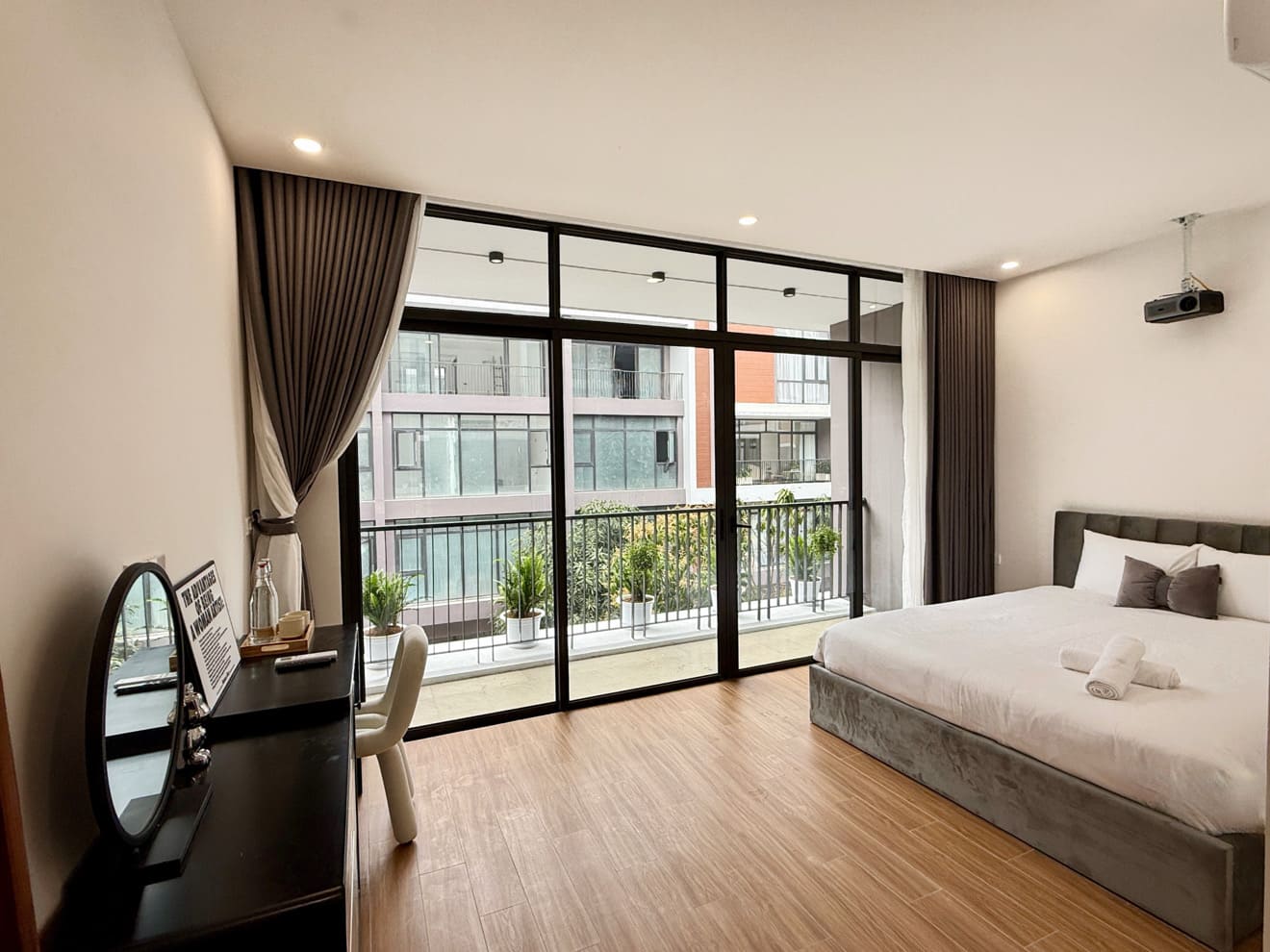 Nyx Homestay & Studio - 301