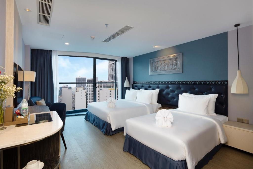 Grand Triple With Balcony