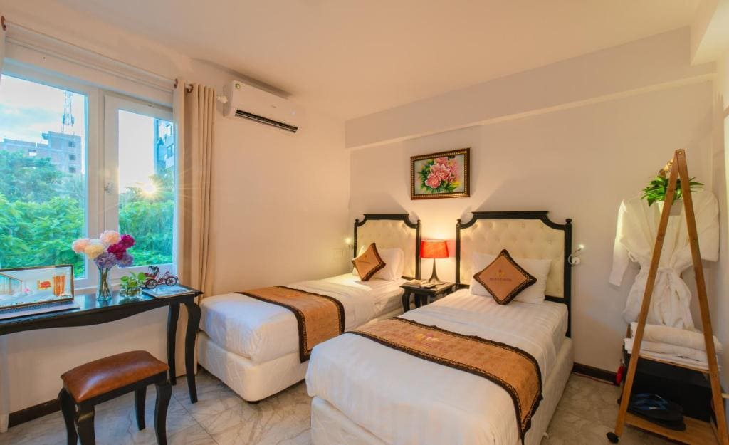 Deluxe City View Twin Room