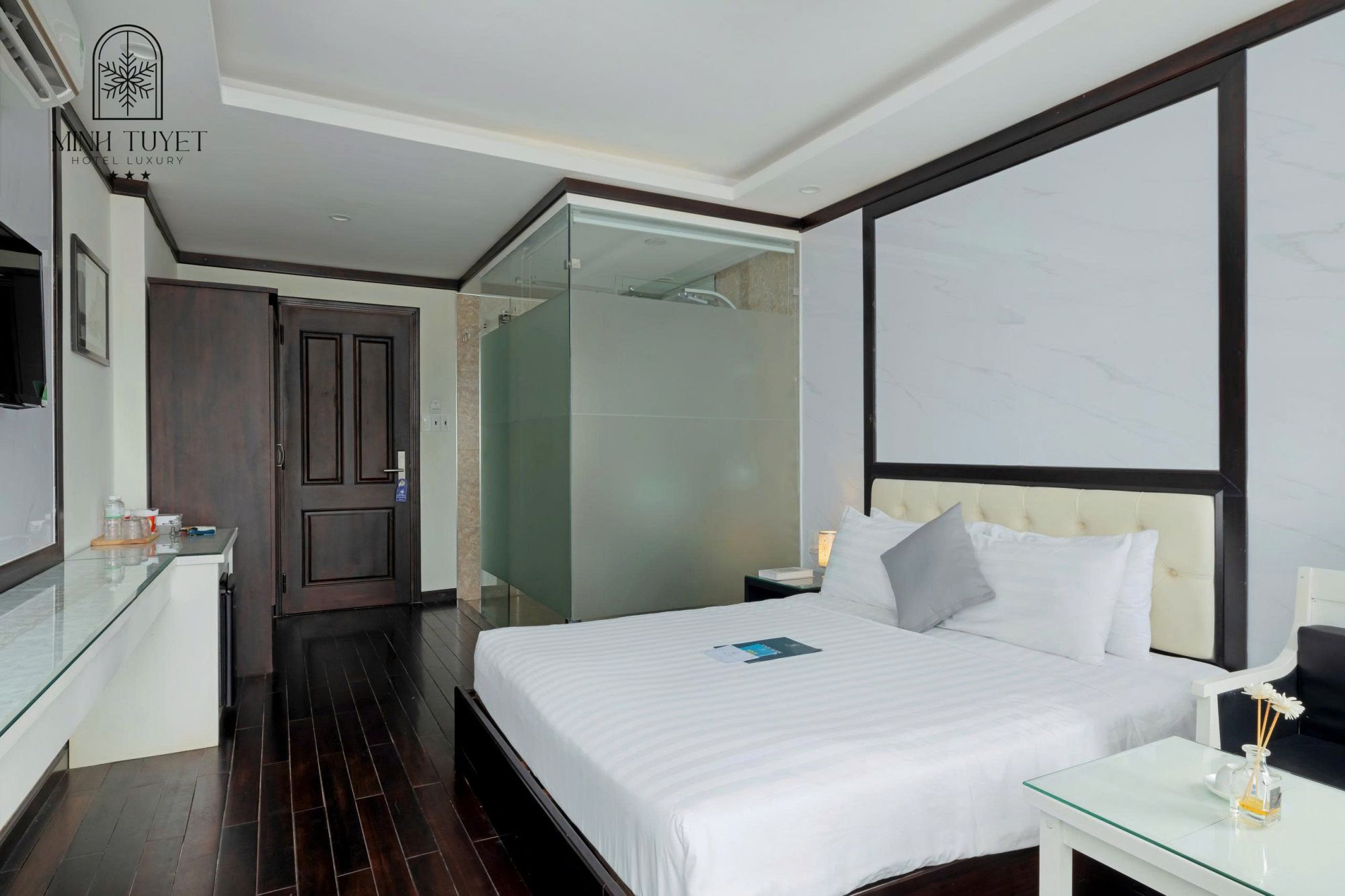 deluxe double bed