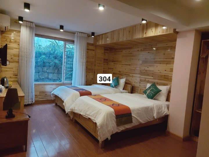 Deluxe twin+double WC chung view núi