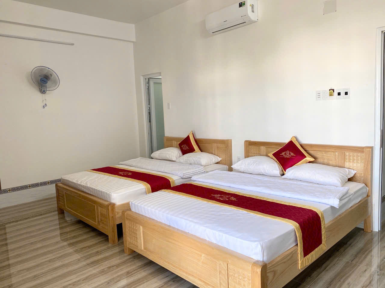 Khách Sạn Ngọc Quý