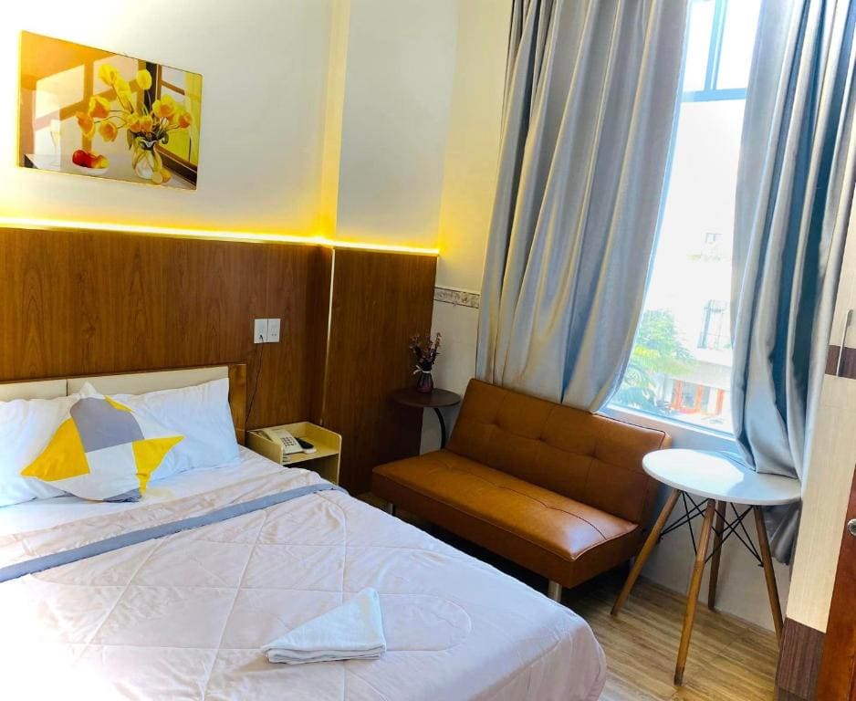 Khách Sạn Tín Tín