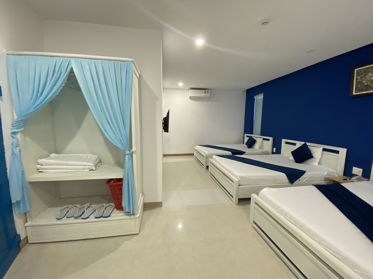 Triple room