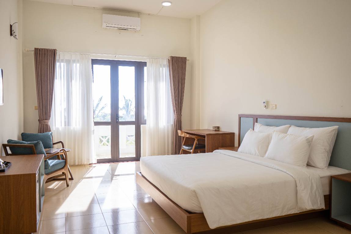 Farmer Community Hotel 