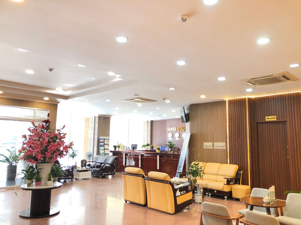 Hùng Vương Hotel