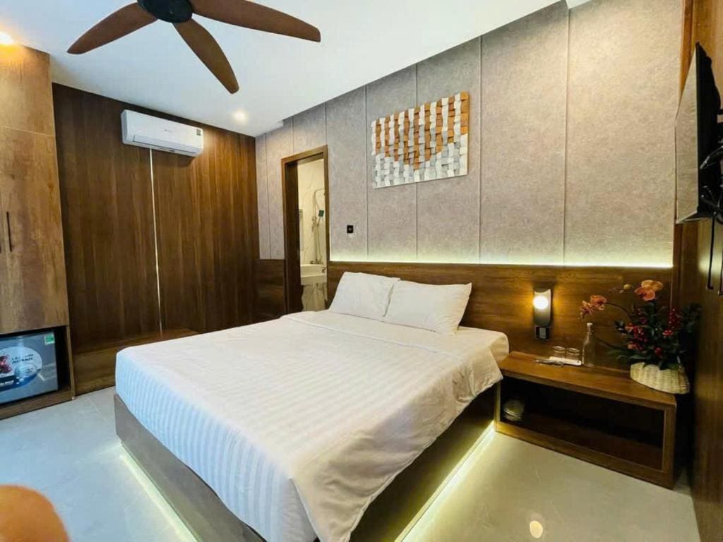 Khách Sạn Khải Hoàn - Vincom