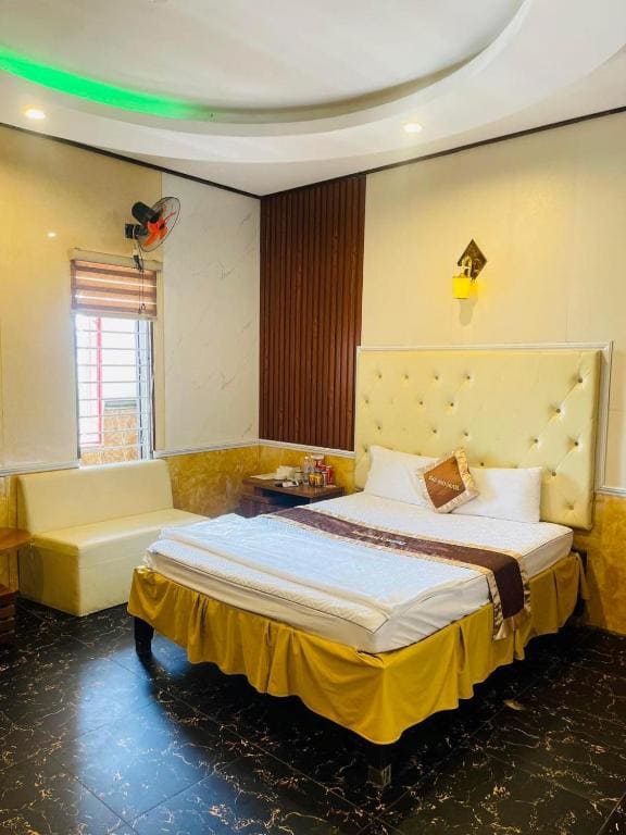 Khách Sạn Khải Hoàn - Nguyễn Huệ