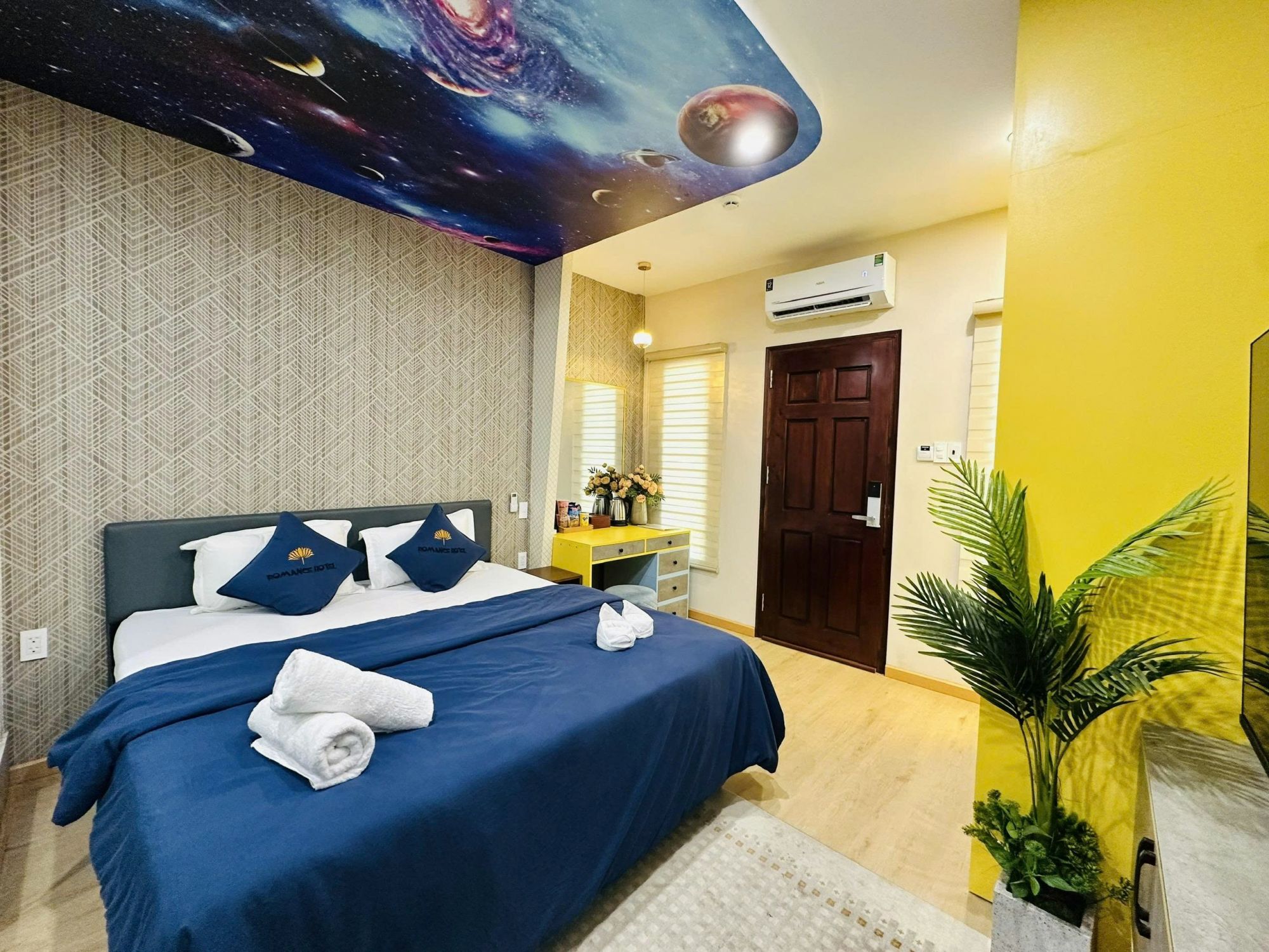 Romance Hotel  - Ảnh 6