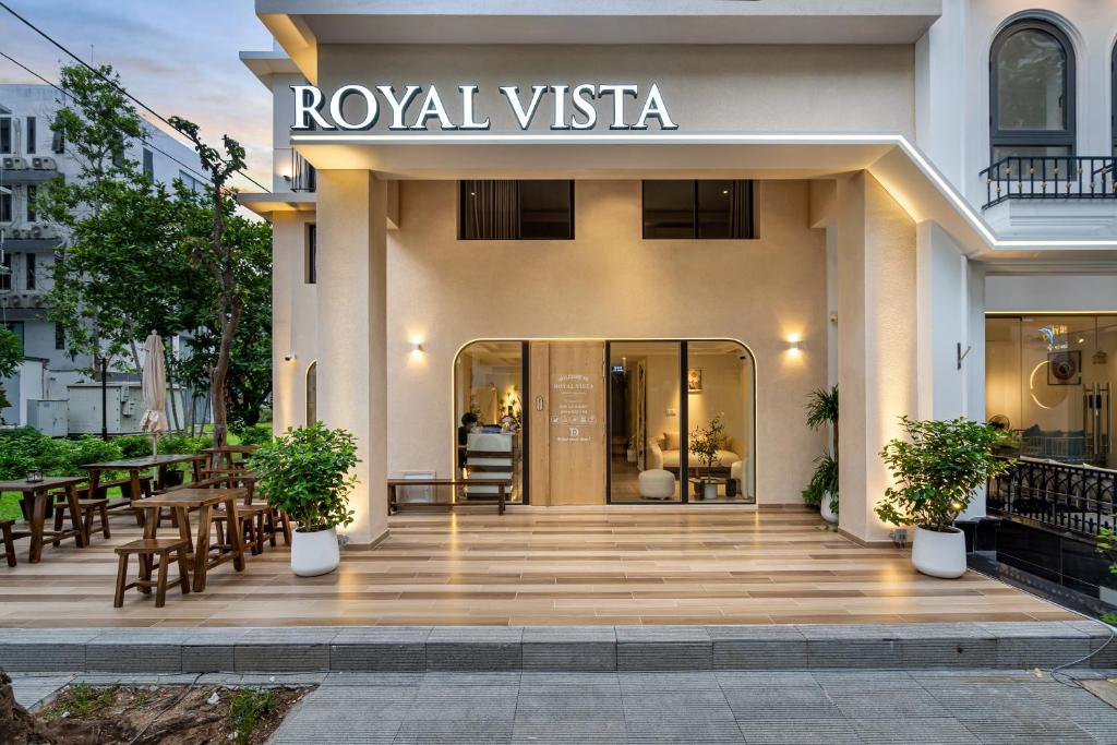 The Royal Vista