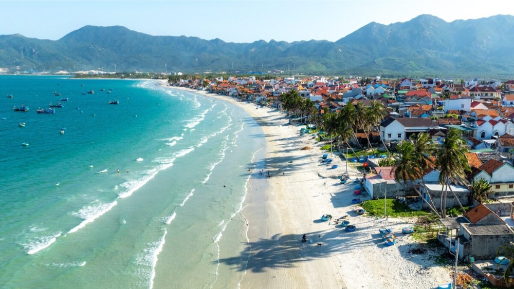 Top 10+ bãi biển Nha Trang đẹp như tranh cho tín đồ xê dịch