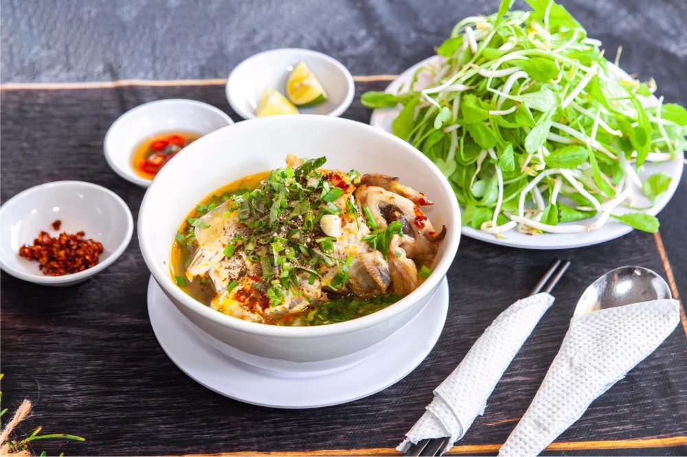 bánh canh cá lóc huế