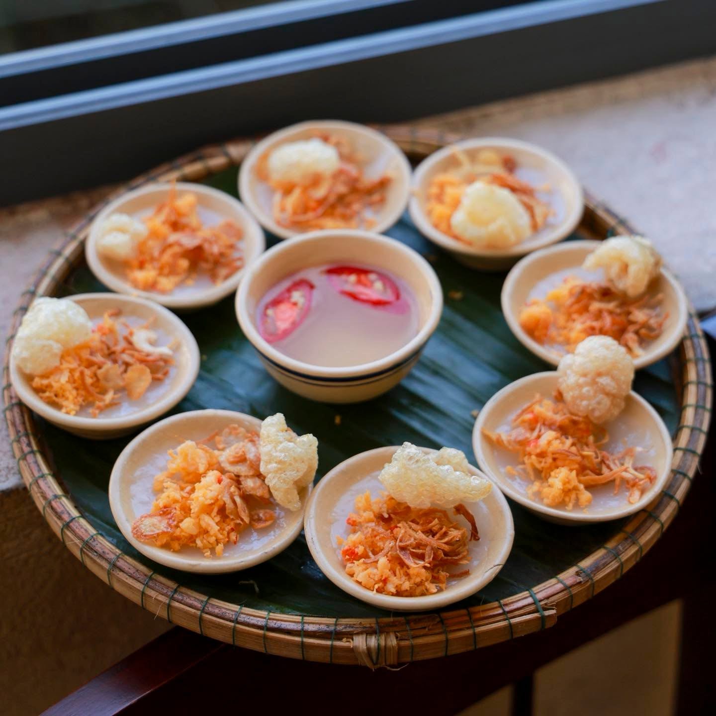 Bánh Gánh 2 - Cơm Niêu & Đặc Sản Huế