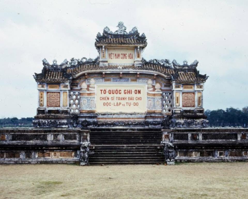 Bia Quốc Học Huế là chứng nhân lịch sử