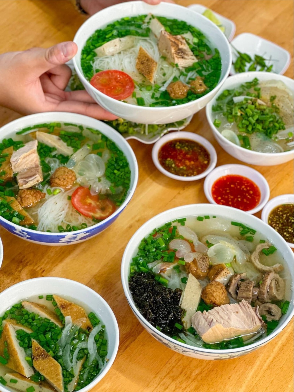 ăn bún cá ở nha trang
