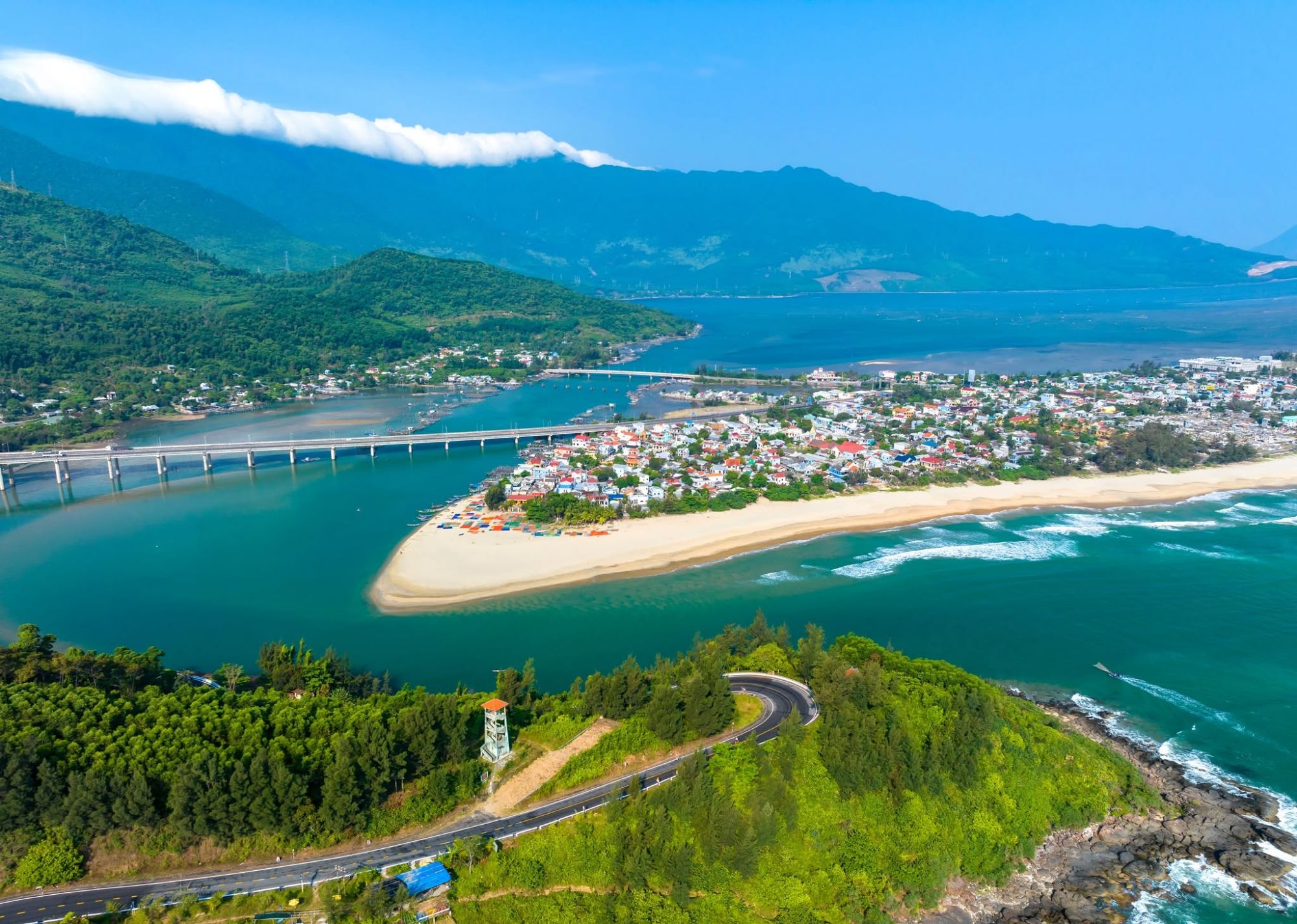 Biển Lăng Cô