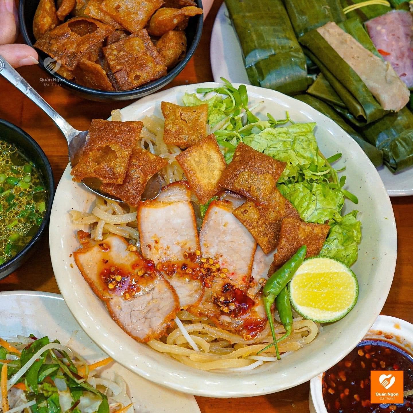 Top 30 + Đặc sản Đà Nẵng đáng thử và mua làm quà