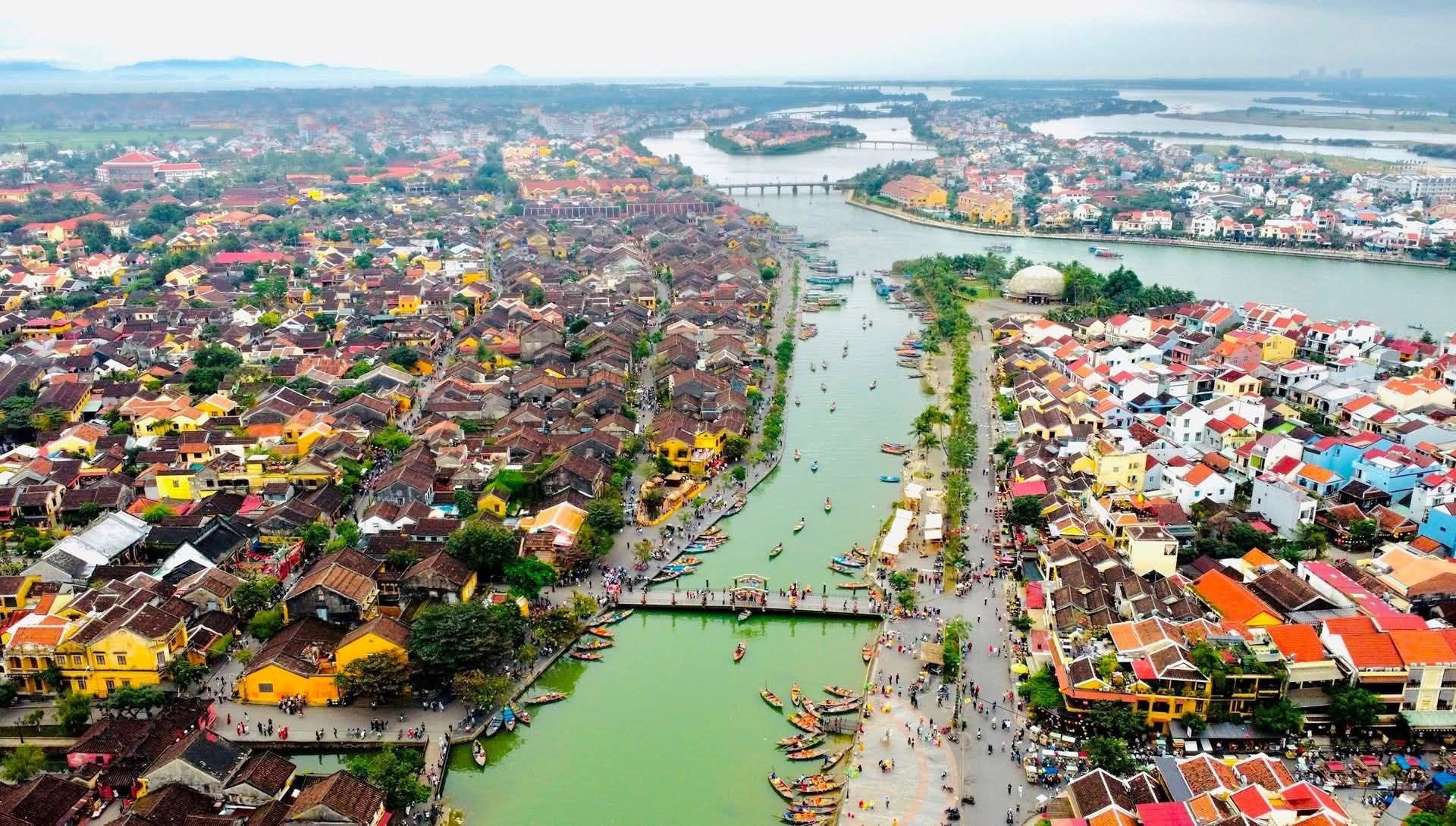 Toàn cảnh phố cổ Hội An