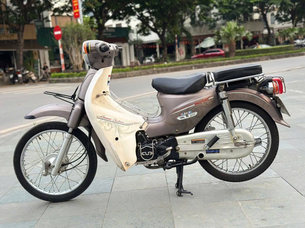 Các dòng xe 50cc và xe máy điện nhỏ gọn, không cần bằng lái đang là xu hướng được nhiều bạn trẻ săn đón