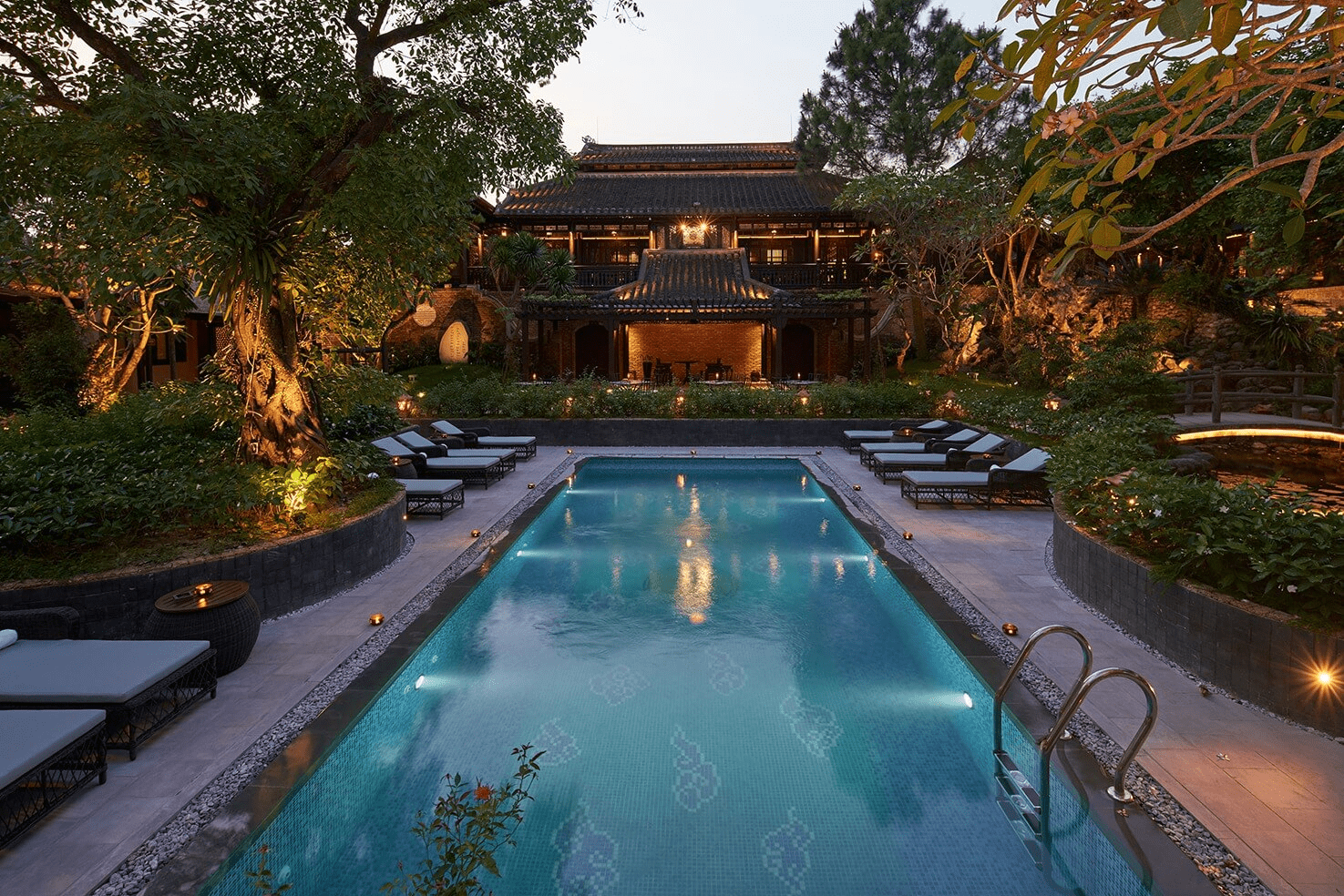 villa huế có hồ bơi